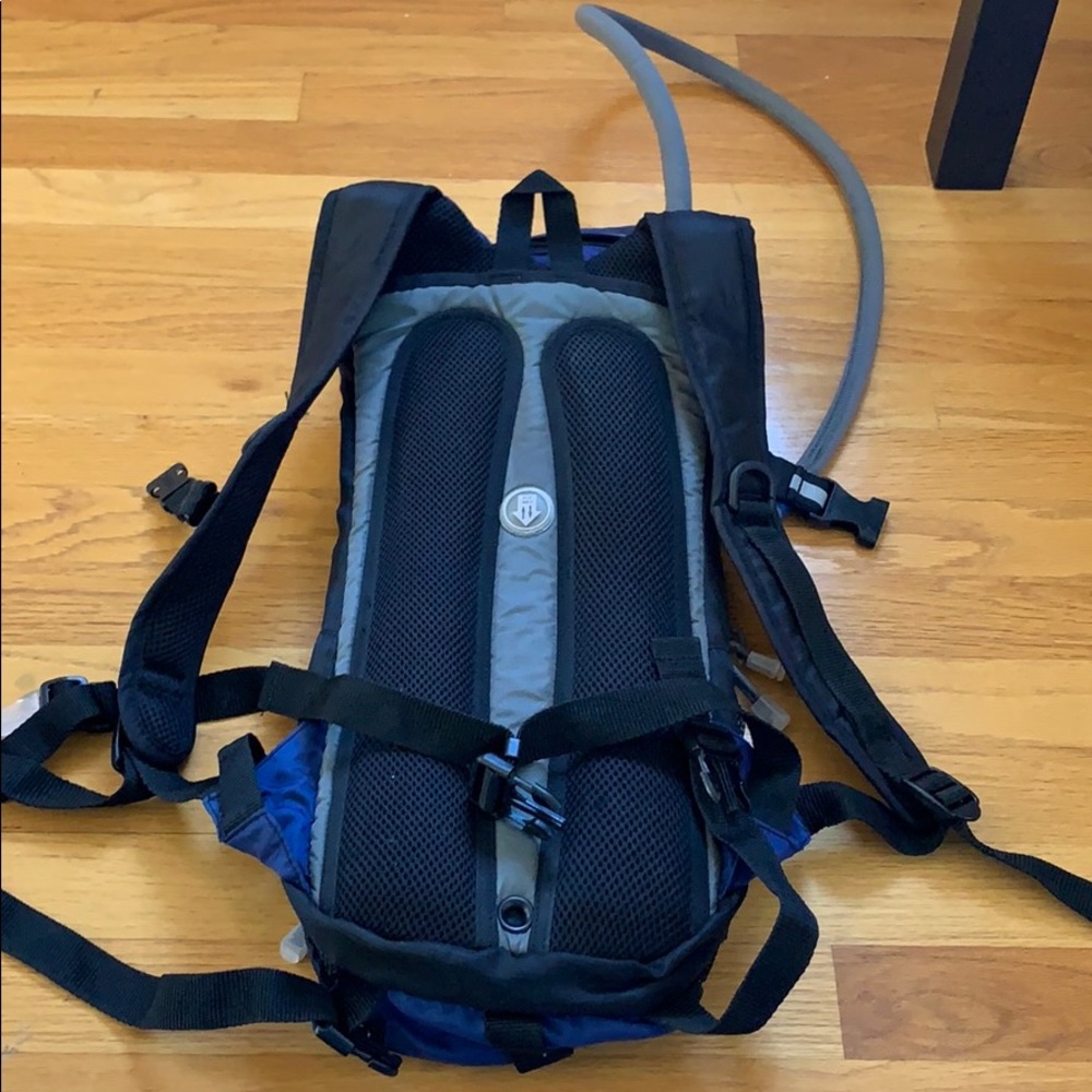 Back pack - Picture 2 of 2